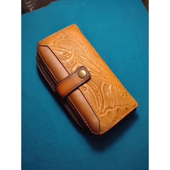 Wallet Stylish Floral Stamp Leather Dbl Zipper, 3 Compartments Quality Materials - Picture 1 of 12